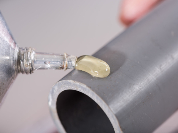 金屬上的不干膠怎么<i style='color:red'>清除</i>？