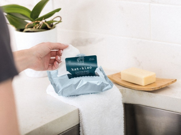 有沒有一種不干膠材料能在規(guī)定時間范圍內撕掉不留殘膠？